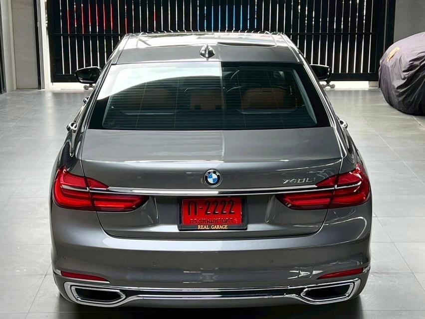 BMW 740Li 10
