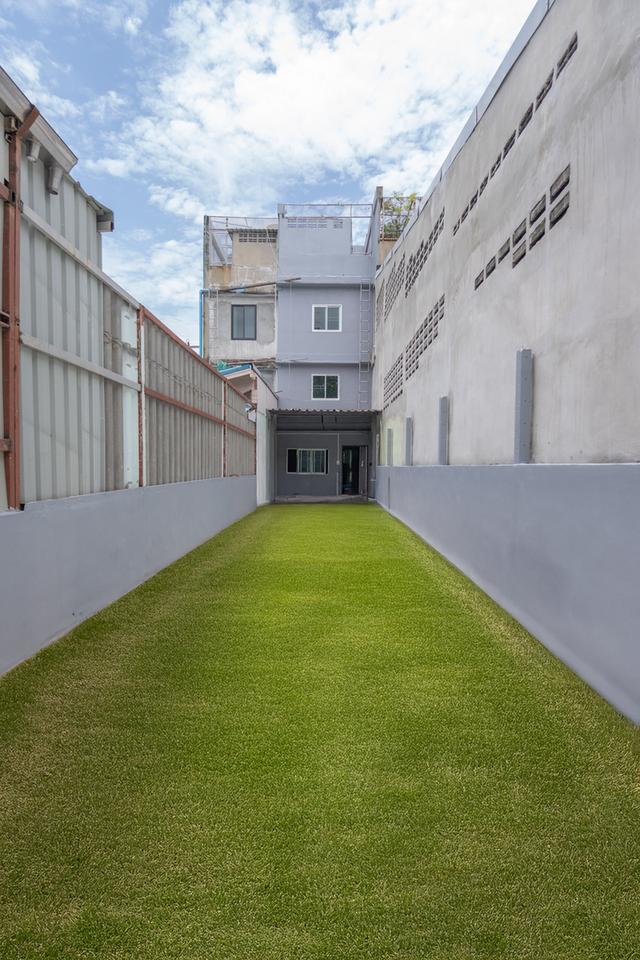 ตึกแถว อาคารพาณิชย์ 3 ชั้นครึ่ง 12