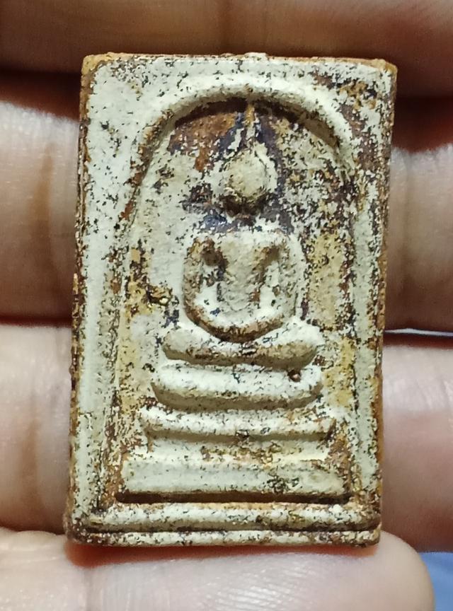 พระสมเด็จวัดระฆัง เหรียญร.9และเหรียญพระราชินี 8