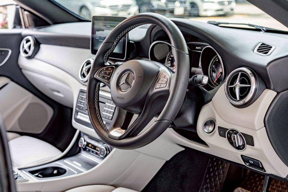รหัสรถ NP1370 BENZ CLA200 URBAN 2017 9