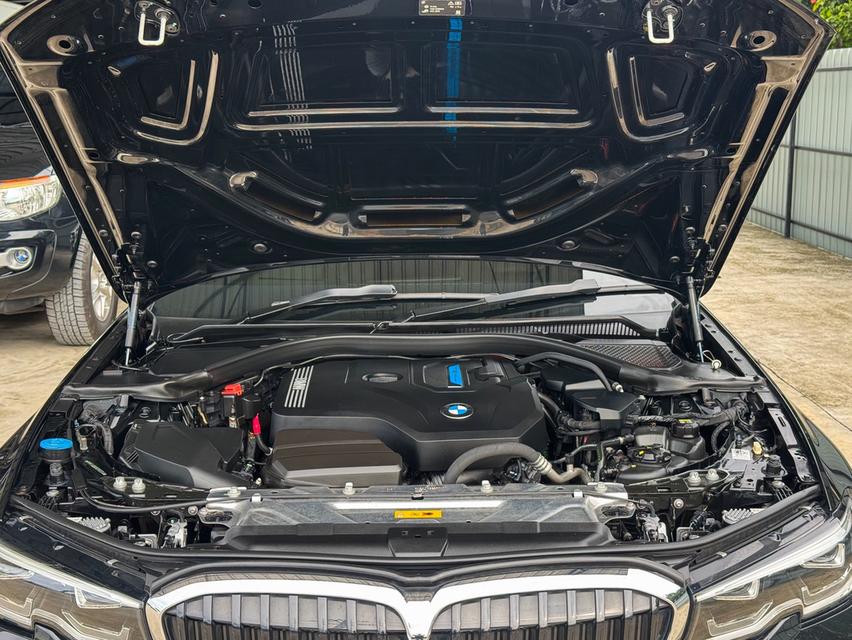 ขาย BMW 330e M-sport G20 2022 สีดำ ราคาถูก มี BSI วารันตีเหลือ รูปที่ 18