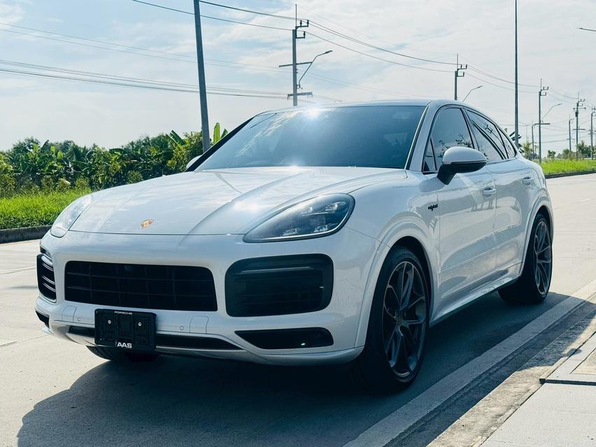 CAYENNE 3.0 HYBRID COUPE Lightweight Sport package