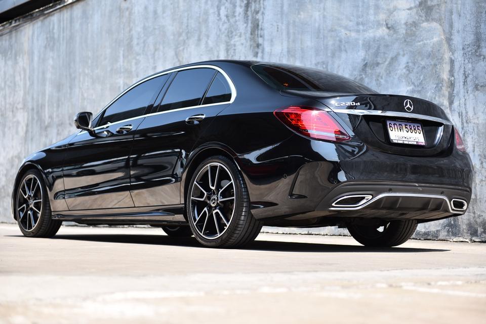 🎊"TOP OPTION เพียง 60,000 กิโล C220D ดีเซล AMG DYNAMIC ทะเบียนคืน"สีดำ🎊⚡ รูปย่อยที่ 3