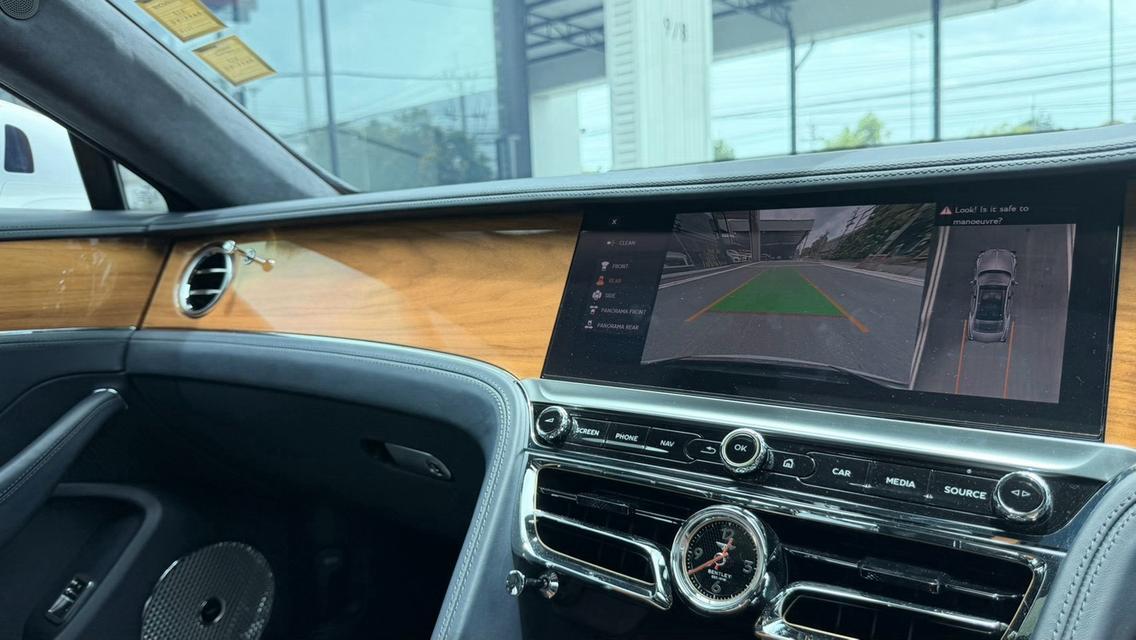 Bentley Flying Spur 2.9 Hybrid 4WD 2022จด23 สีขาว รถศูนย์ AAS วารันตียังเหลือต่อได้ ออฟชั่นเต็มสุด รูปที่ 10