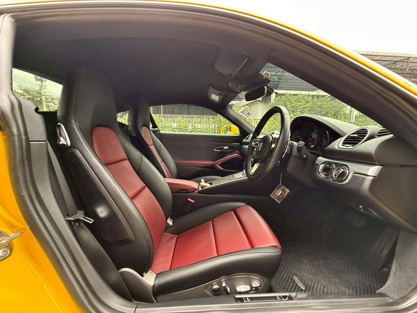 Porsche 718 Cayman สีขาว Warp เหลือง 9