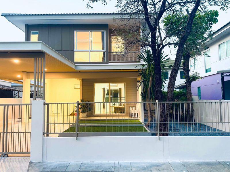 หมู่บ้านพฤกษ์ลดาบางใหญ่  คลองถนน บ้านเดี่ยว 2 ชั้น ตกแต่งใหม่พร้อมอยู่ มีพื้นที่รอบบ้าน โครงการ Land&Houses 4