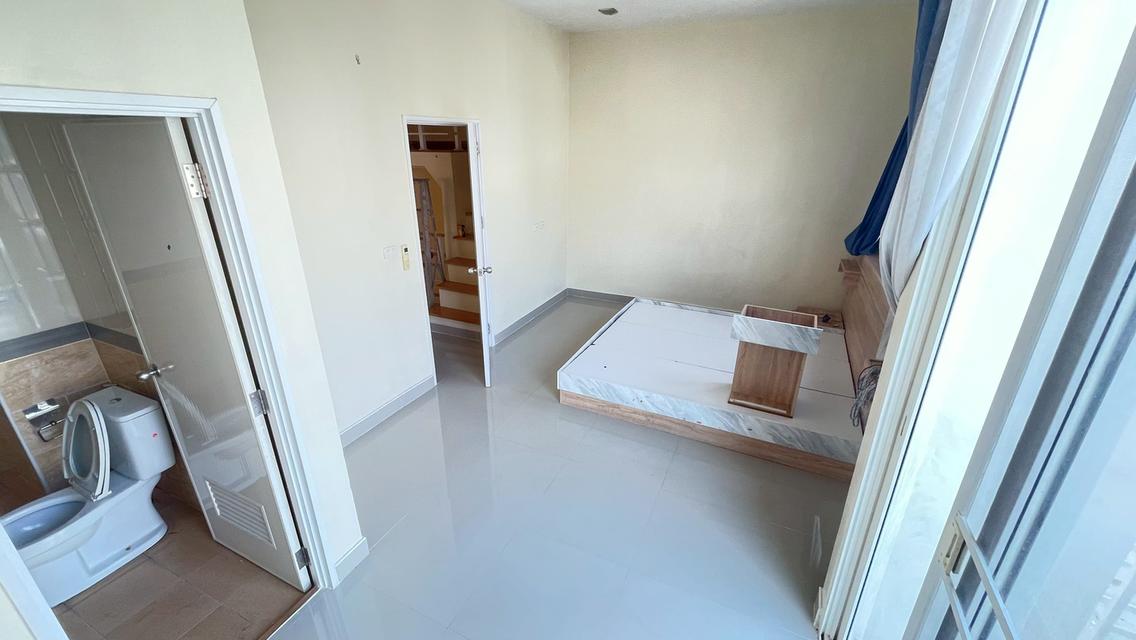 บ้าน 2 ชั้น หมู่บ้านโกลเด้นทาวน์ พระราม 2 สมุทรสาคร 4ห้องนอน 3ห้องน้ำ 2จอดรถ ต่อเติมครัวและหน้าบ้าน 11