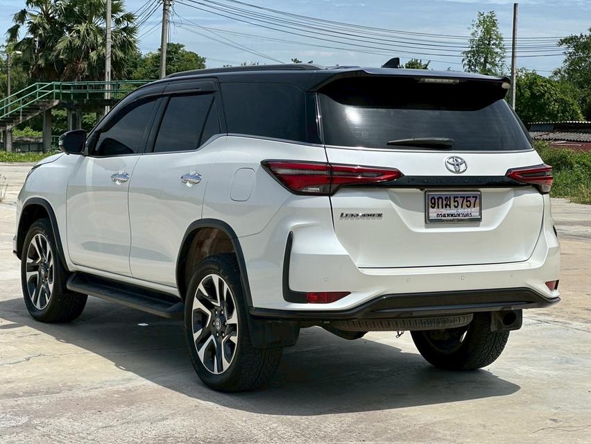 TOYOTA FORTUNER Wagon 4dr Legender 7st Auto 6sp 2 WD 2.4DCT ปี 2022