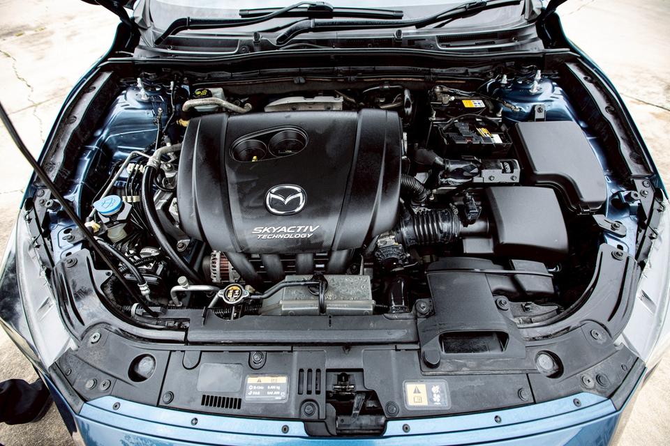 Mazda3 Skyactiv 2.0S MNC ปี 2018 สีเงิน มือเดียวป้ายแดง 10