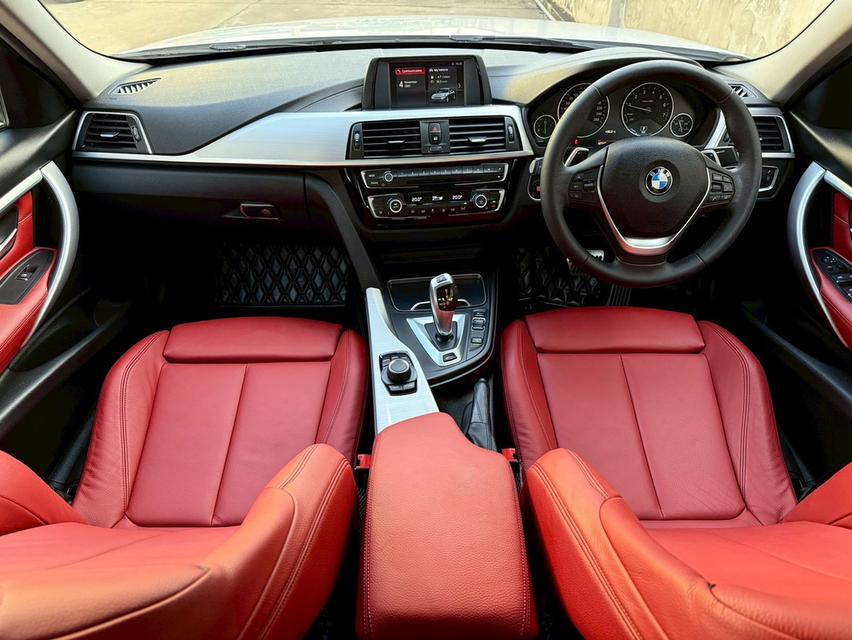 BMW 330e Sport Plug-in Hybrid ปี 2018 สีขาว-เบาะแดงไมล์เพียง 47,xxx km 10