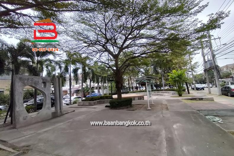 ทาวน์เฮาส์ การ์เด้น สวีท ดิ อินดี้ โฮม (ใกล้ตลาดน้ำขวัญเรียม) เนื้อที่ 20.7 ตรว. ถนนราษฎร์พัฒนา เขตสะพานสูง 4