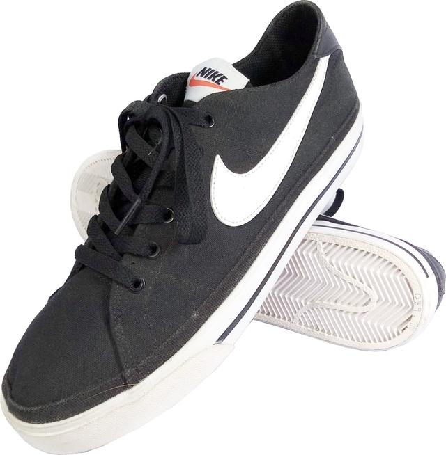 NIKE รองเท้าผ้าใบมือสอง สีดำ สภาพสวยๆ จัดส่งฟรี!!! เก็บปลายทาง 2