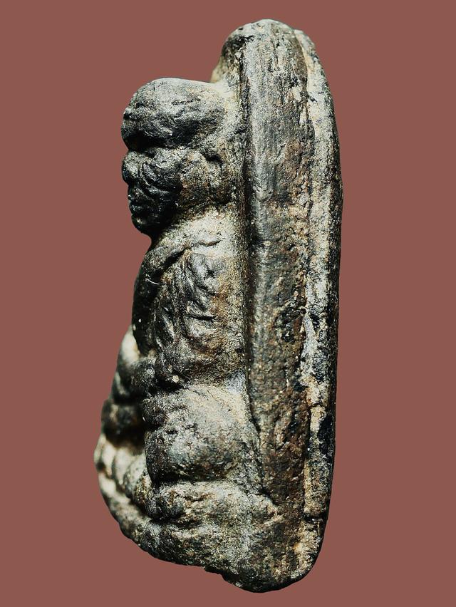 หลวงปู่ทวดเนื้อว่าน รุ่นแรก พิมพ์กรรมการ วัดช้างให้ ปี 2497.....เก่าๆ 3