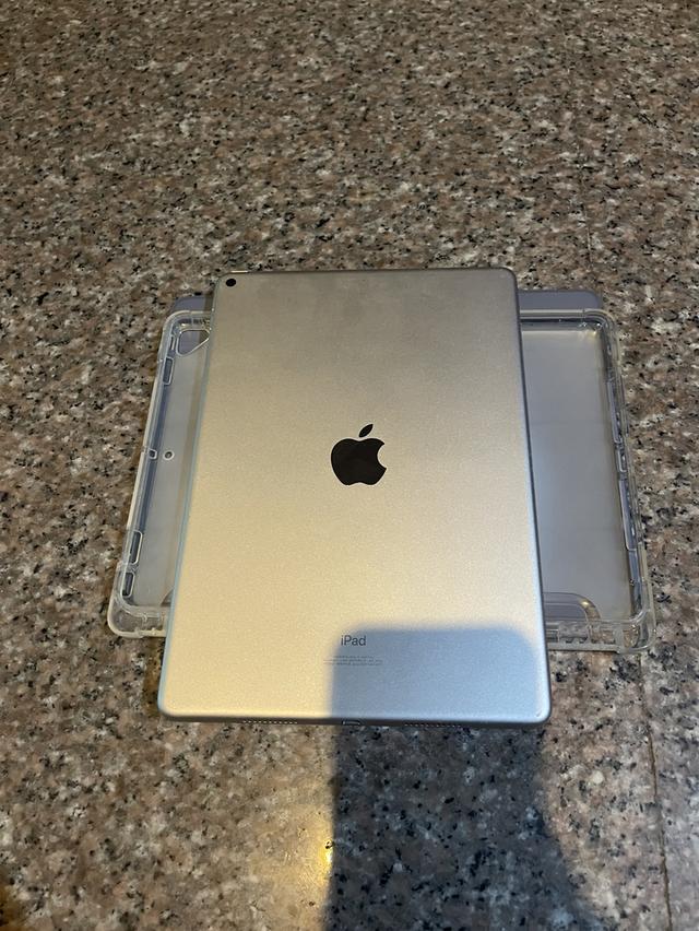 ขายiPadAir3สีหายากSilver256กิ๊กไร้รอยตกใช้งานดีทุกๆฟังชั่นถูกมากกกก