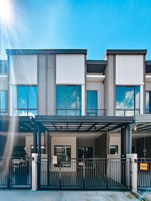 ขายทาวน์โฮม 2 ชั้น วี คอมพาวด์ บางนา-ศรีนครินทร์ V Compound build-in ครัวต่อเติมเต็มพื้นที่ พร้อมอยู่ ใกล้สารสาสน์วิเทศส