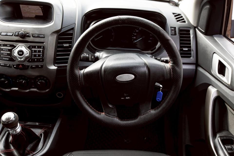 Ford Ranger Hi-lander 4 ประตู 2.2 XLT เกียร์ MT ปี 2013 สีแดง สภาพดี 14