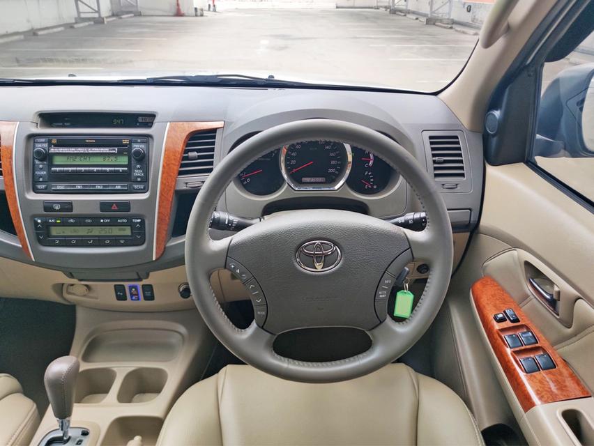 รหัสรถ CAT9702 2010 TOYOTA FORTUNER 2.7V ออโต้ ตัวท้อป สีบรอนซ์เทา เบนซิน 8