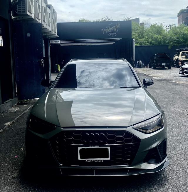 Audi A4 Avant 45tfsi Quattro Icon Black