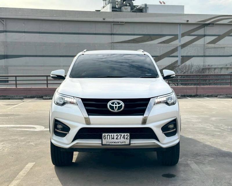 รหัสรถ QT2742 Toyota Fortuner 2.8 TRD เกียร์ออโต้ 4WD สีขาวมุก ปี2017 จด2017 แท้
