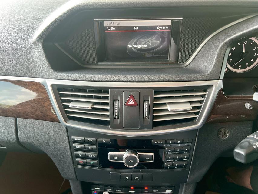 ขายรถ Benz E200 NGT W212 ปี 2013 สีขาว เกียร์ออโต้ 19