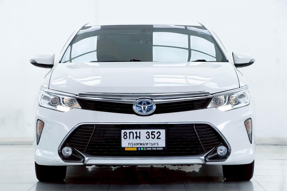 รหัสรถ 2A927 💥 รถเข้าใหม่! TOYOTA CAMRY 2.5 HV DVD ปี 2015 (HYBRID) 💥 2