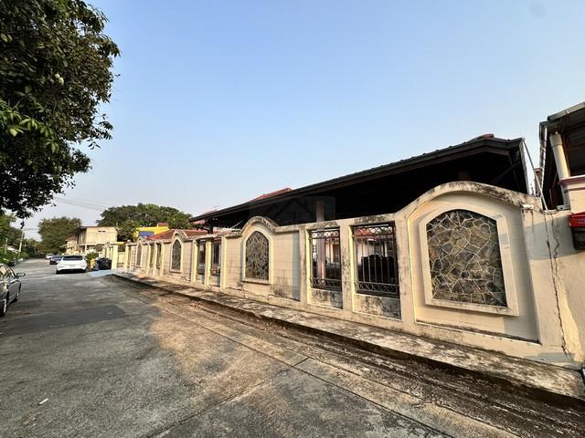 ให้เช่า ขาย บ้านเดี่ยว โกดัง ถนนรามอินทรา 60 ตรงข้ามแฟชั่นไอซ์แลนด์ เหมาะทำออฟฟิศ อยู่อาศัย *** จดทะเบียนได้ ต่อเติมได้ 2