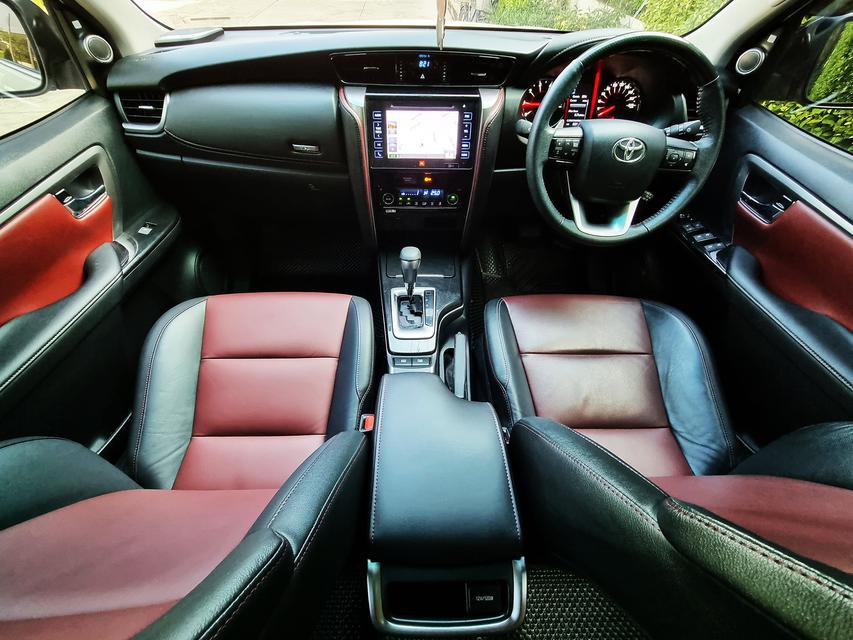 Toyota Fortuner 2.8 TRD Sportivo (ปี 2020) 4