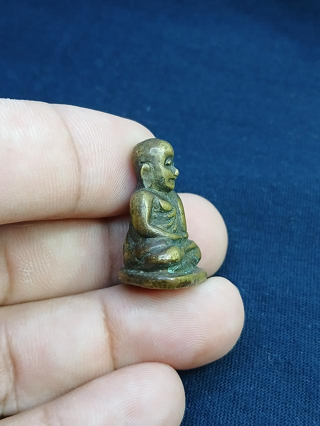 หลวงพ่อเงิน วัดบางคลาน 4