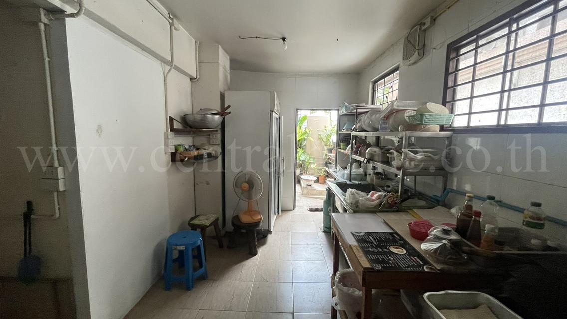 อาคารพาณิชย์ 2 คูหา ซอยแจ้งวัฒนะ 1 ทำเลดี พร้อมผู้เช่าออฟฟิศ 7