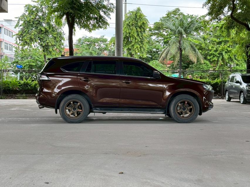 ขายรถ Isuzu MU-X 3.0 Ultimate 2WD ปี 2022 สีน้ำตาล 8