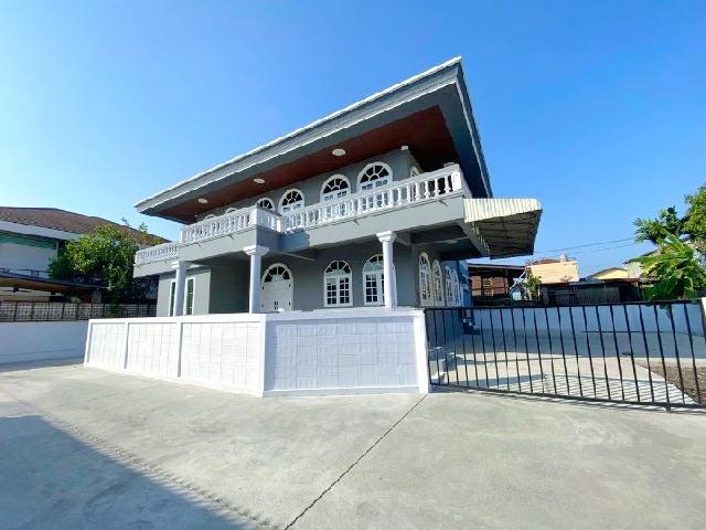 หลังใหญ่ มีสวน 120 ตร.วา.บ้านเดี่ยว 2 ชั้น MRT ศรีนุช 1.6 กม.480 ตร.ม.รร.ลาร์สเกตเวย์ 2.0 กม. 7 นอน 3 น้ำ 4