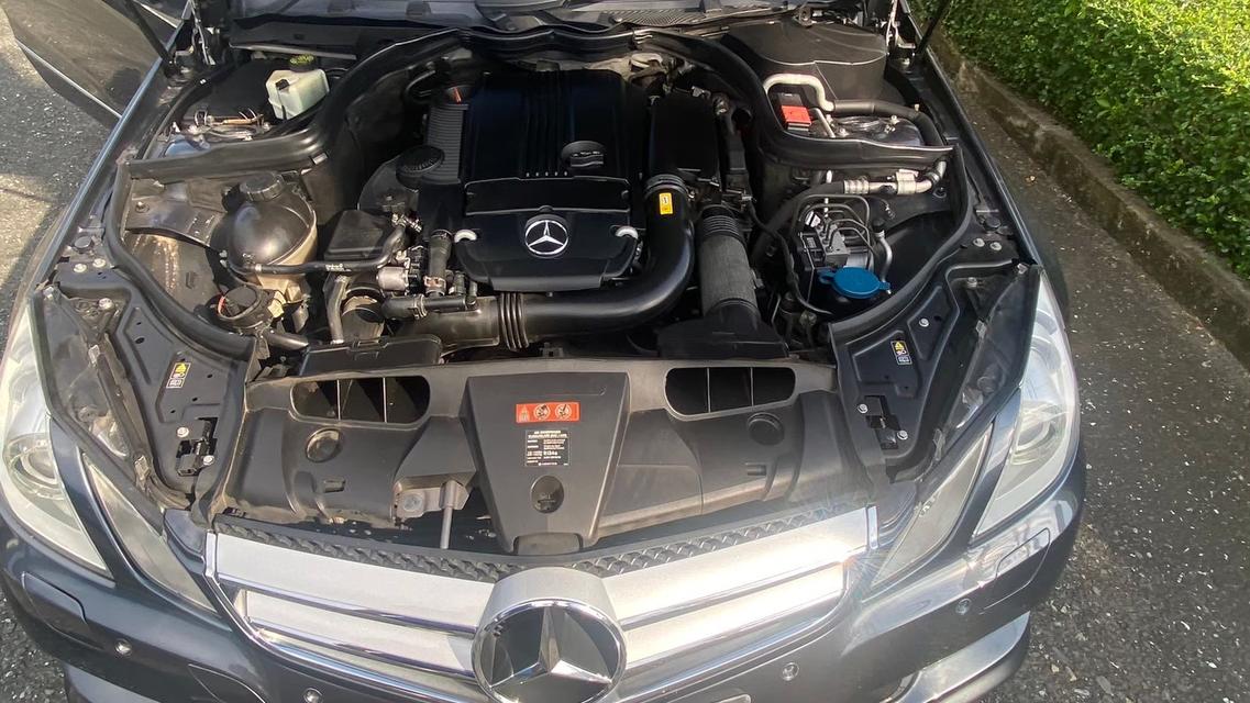 Mercedes-Benz E250CGI Coupe  17