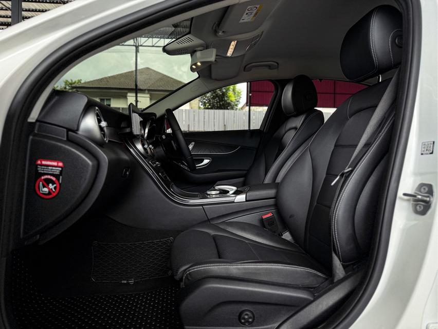 2019 BENZ C-CLASS, C300e AVANTGARDE W205  11