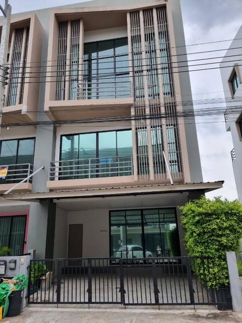 P538 ให้เช่าทาวน์โฮม 3 ชั้น โครงการ Wayra Biznet เวร่า บิสเน็ท ร่มเกล้า สุวรรณภูมิ ถ.ร่มเกล้า ติดถนนร่มเกล้า ใกล้สนามบินสุวรรณภูมิ  1