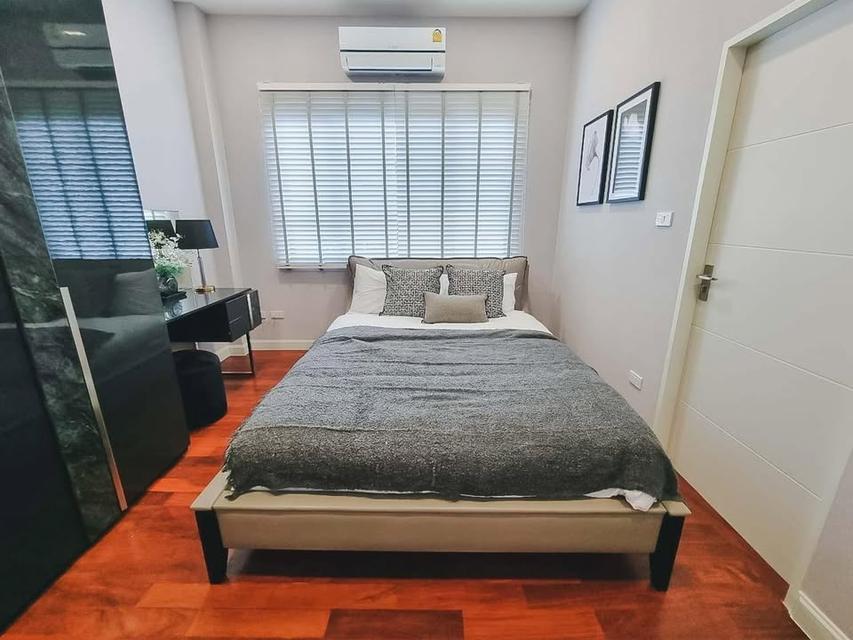 Luxury house for SALE, offering a private atmosphere and coming fully furnished. Located in the Perfect Masterpiece Sukhumvit 77 project. 20