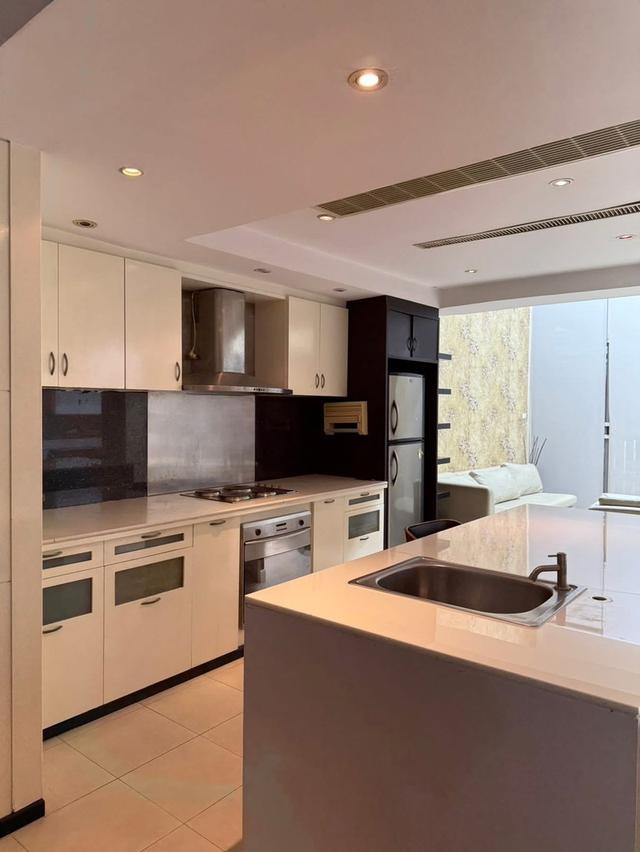 อาคารพาณิชย์ 2 ห้องที่ ตีทะลุกัน 7