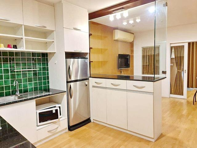 BTS เซนต์หลุยส์ 200 ม.เซ็นทรัล บางรัก 1.5 กม.ให้เช่าคอนโดชั้น10 48ตร.ม. .2แอร์ พร้อมเฟอร์ฯ 1 นอน 1 น้ำ ถ. สาทรใต้ 1