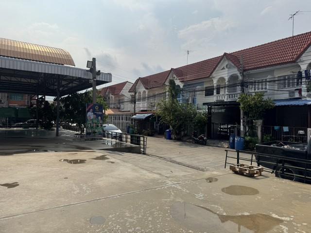 ทาวน์เฮาส์กล่อมพิรุณ 2ชั้น บ้านอยู่ตรงข้ามลานอเนกประสงค์ ทำเลดี ราคาโดน 4