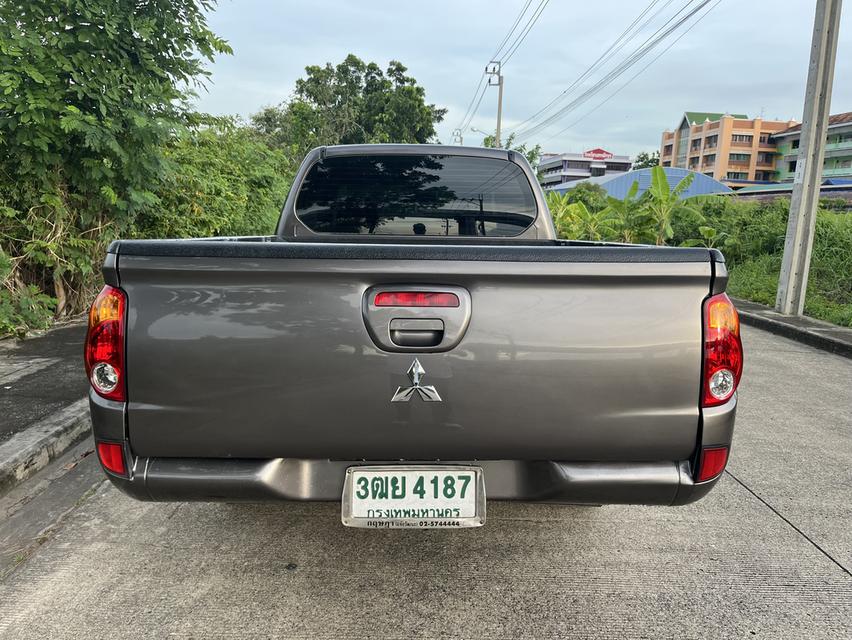 2012 Mitsubishi triton 2.5 mt
