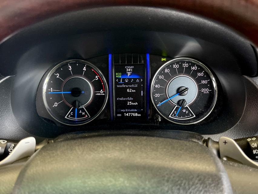 2018 TOYOTA FORTUNER 2.4 V 4WD สีเทา ไมล์ 147768 กม.  18