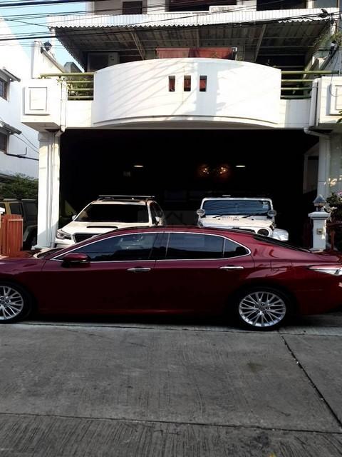 ให้เช่าโฮมออฟฟิส 3 ชั้นขนาดใหญ่ 48.5 ตรว. 5 ห้องนอน หมู่บ้านศรีวรา ทาวน์อินทาวน์ ใกล้เล่ียบด่วน 6