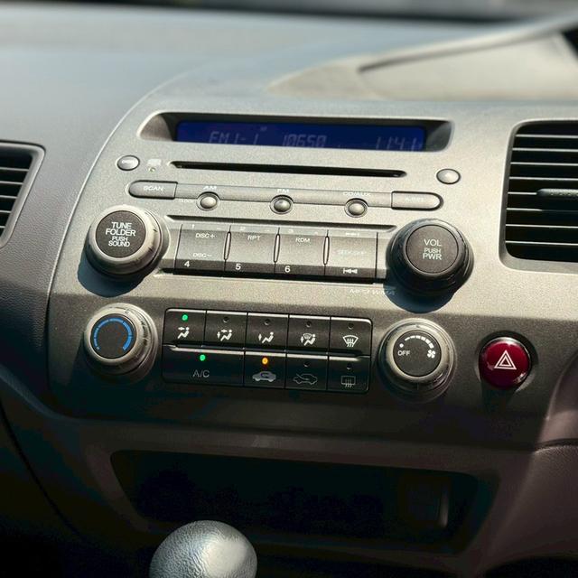 Honda civic FD 1.8S  as ปี 2011/12 สีขาว AT ราคา 179,000 ป้ายลูกค้าเก่า เอาคืน  วิ่ง 19×,××× km เข้าศูนย์ตลอด สอบถาม 0853375537 รูปที่ 9