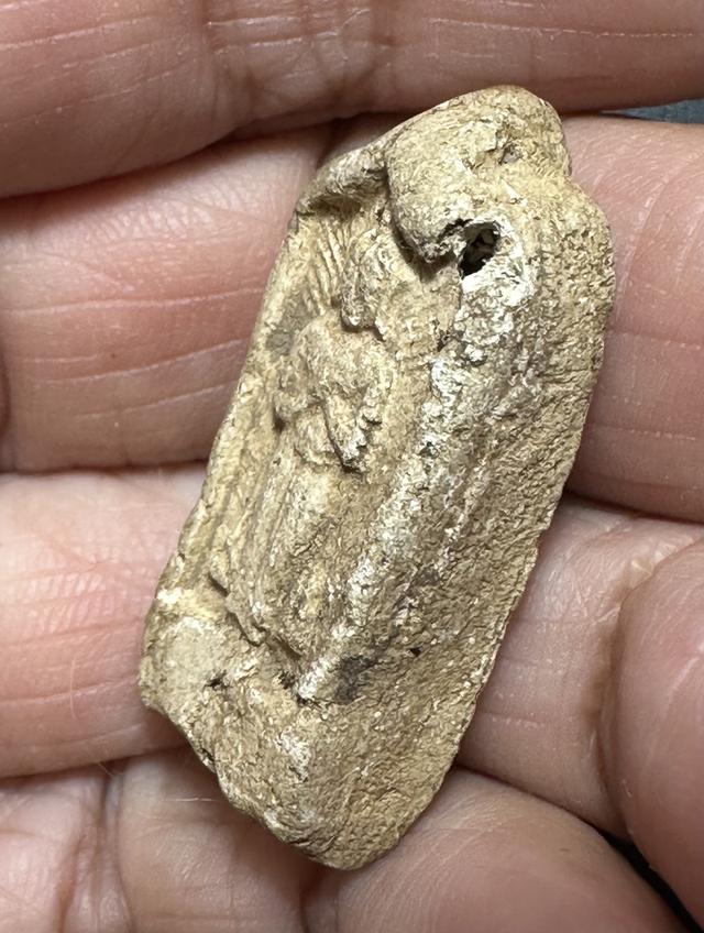 พระพิมพ์พระประจำวันศุกร์ ปางรำพึง หลวงพ่อจาด วัดบางกระเบา ออกให้บูชาที่วัดพระสิงห์วรมหาวิหาร เชียงใหม่ ปี2485 รูปที่ 5