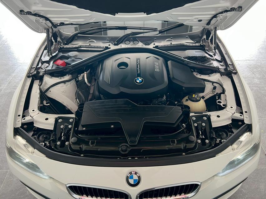 BMW 318i ปี 2016 จด ปี2017 (โฉม F30) สีขาว มือเดียว 7