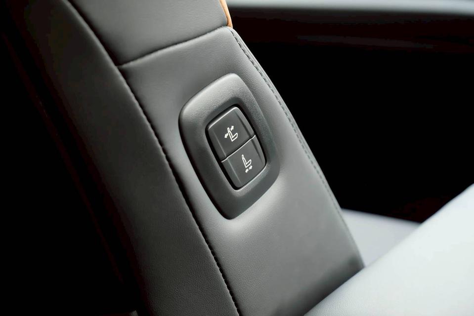 รหัสรถ PR3003 Toyota Crown Crossover RS Advance ปี 2024 18