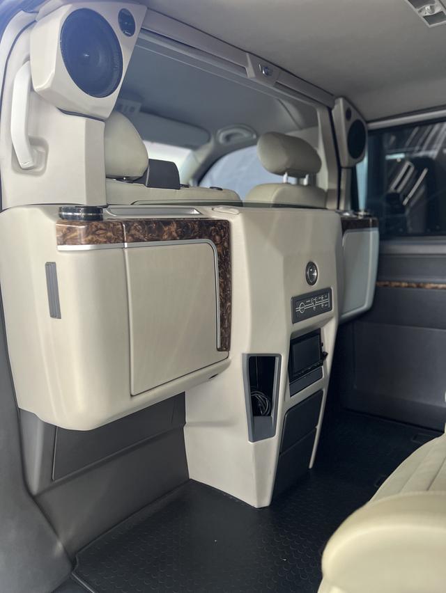 Volkswagen Caravelle 9
