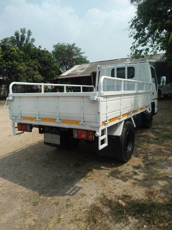 ขายรถบรรทุก 6 ล้อป้ายเล็ก ยี่ห้อ ISUZU 130 แรง 2