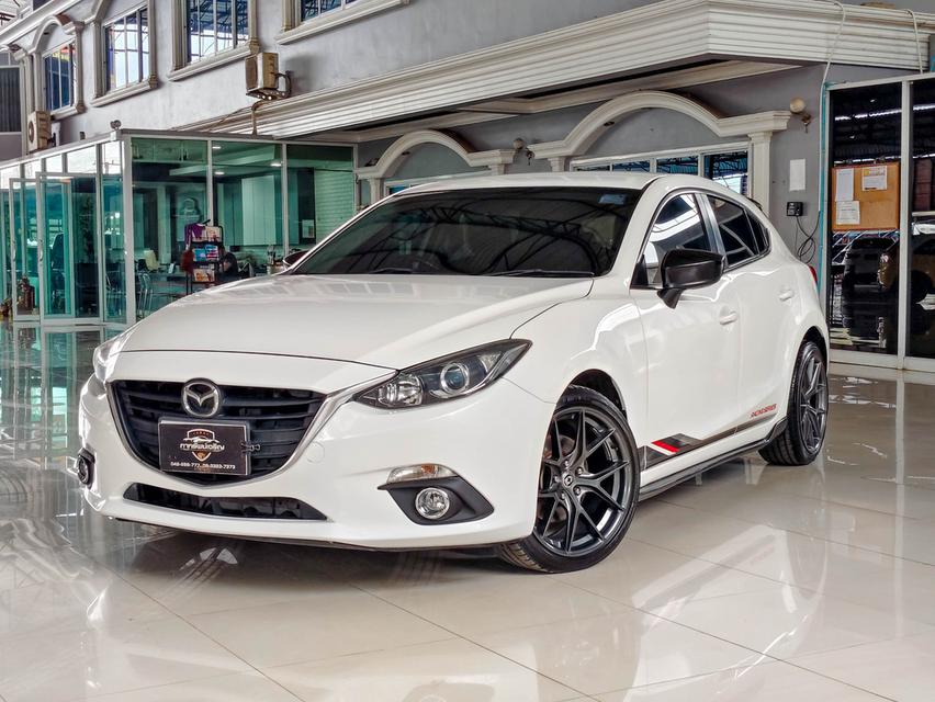 มาสด้า สาม สกายแอคทีฟ เอส ปี2015 ของแต่งจัดเต็ม ราคา 325,000 บาท
