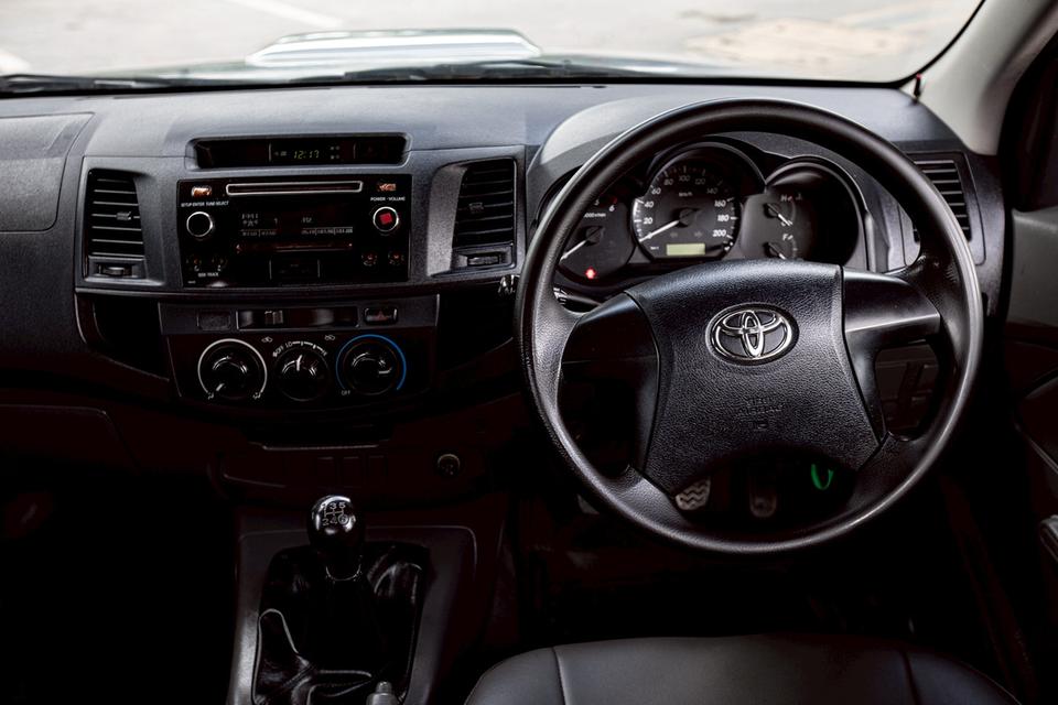 Toyota Vigo Champ SmartCab 2.5E ดีเซล เกียร์ MT ปี 2015 สีเทา  17