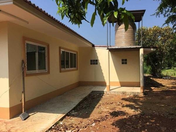 ให้เช่าบ้านเดี่ยว พื้นที่ 1 ไร่ อ.พนัสนิคม จ.ชลบุรี ใกล้ร้านสะดวกซื้อ 7/11 มินิบิ๊กซี โลตัส ซีเจ โทร 0879556066 4